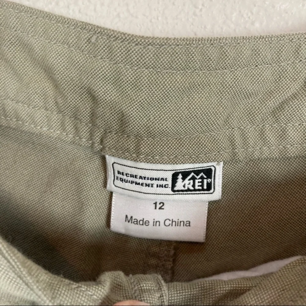 REI Outdoor Hiking Sage Green High Rise Khakis Shorts Cotton Nylon Women’s Sz 12